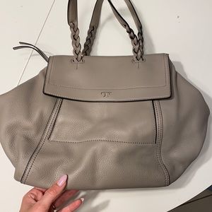 🔥Leather Tory Burch Half Moon Bag Like New ☄️ Comes with dust bag.